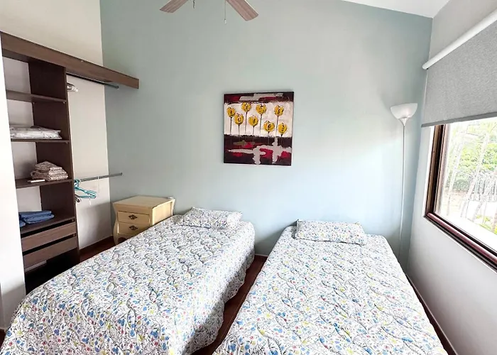 Gorgeous Three Bedroom Townhouse *