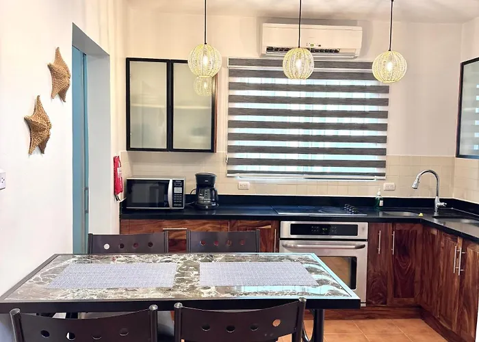 Сasa de vacaciones Gorgeous Three Bedroom Townhouse *