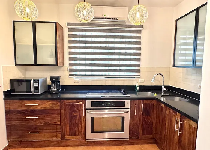 Gorgeous Three Bedroom Townhouse Coco