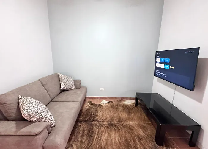 Сasa de vacaciones Gorgeous Three Bedroom Townhouse Coco