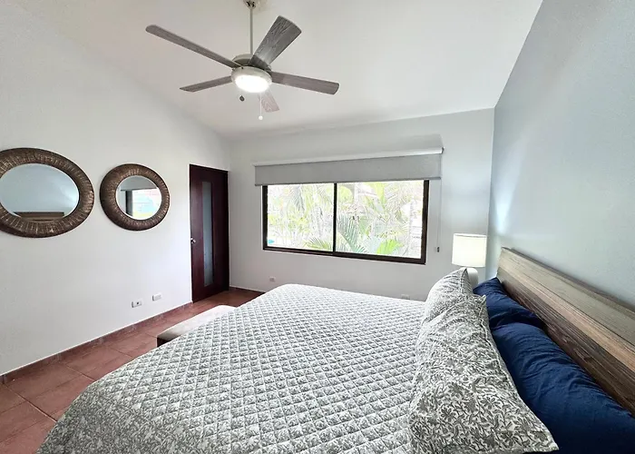 Сasa de vacaciones Gorgeous Three Bedroom Townhouse