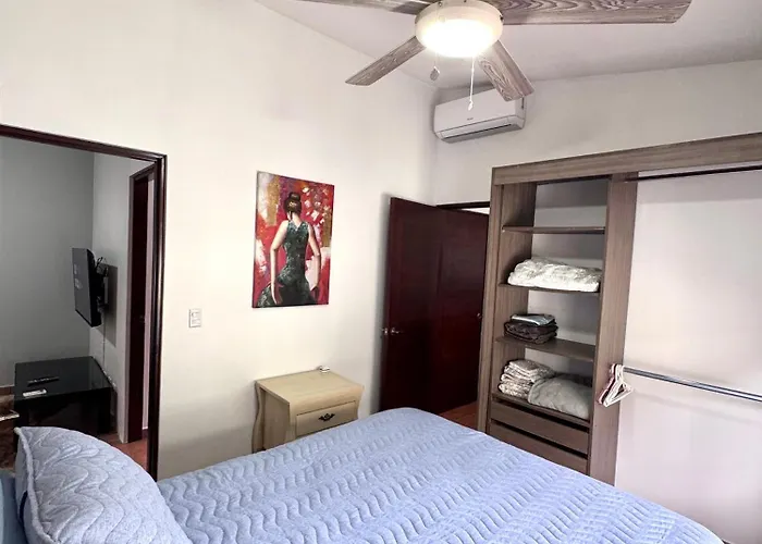 Gorgeous Three Bedroom Townhouse Сasa de vacaciones *