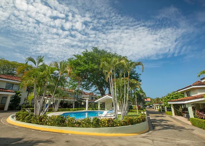 Gorgeous Three Bedroom Townhouse Сasa de vacaciones Coco